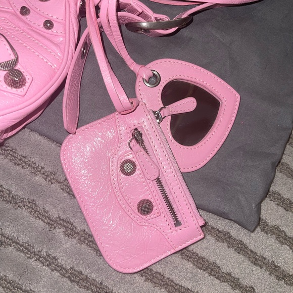 Le Cagole XS Shoulder Bag in light pink lambskin - Picture 3 of 13